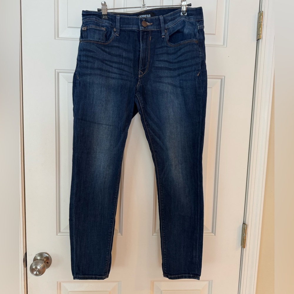 EXPRESS Mid Rise Legging Jean, 10Short